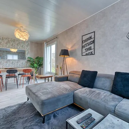 Amelie F5 Avec Stationnement بيت للعطل Val-de-Reuil
